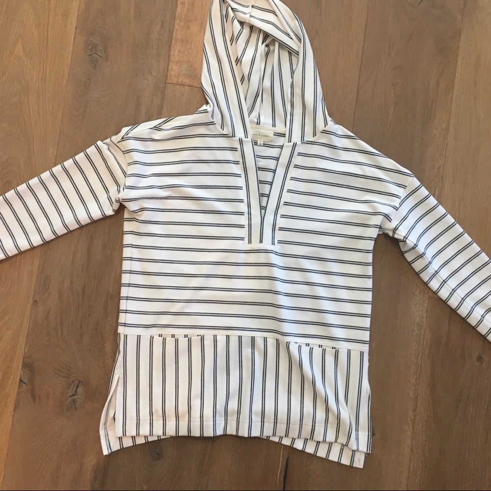 Black and white hooded shirt